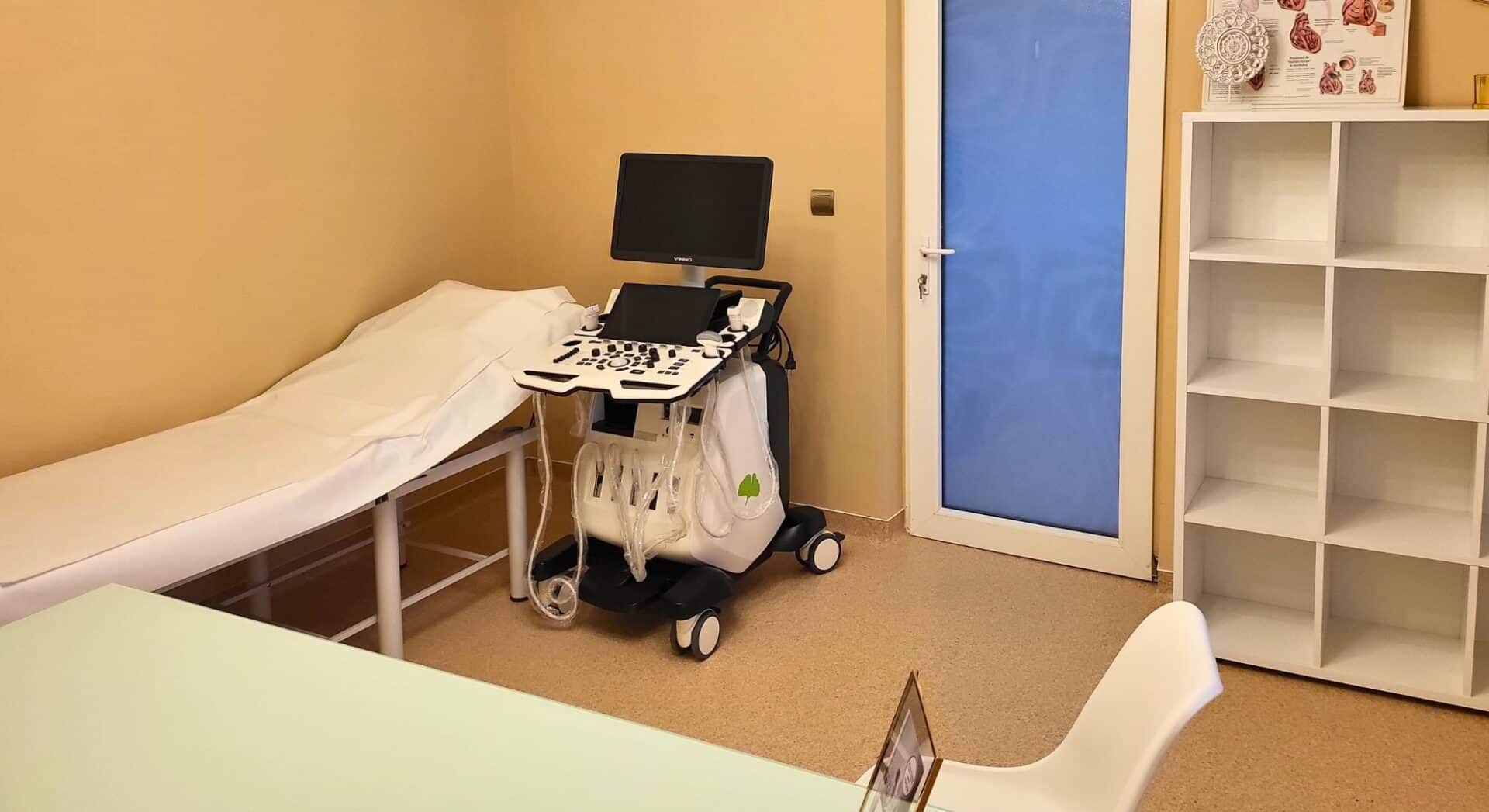 Camera de consultații medicale cu ecograf modern